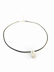 Collier bohème en coquillage cauri naturel LUILA