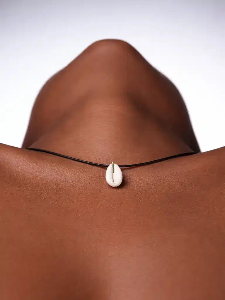 Collier bohème en coquillage cauri naturel LUILA