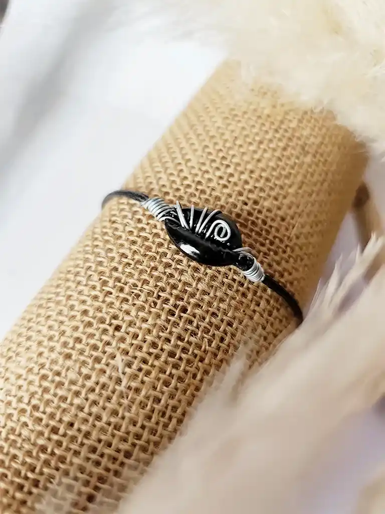 Bracelet bohème en coquillage blanc cauri naturel LUILA