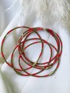 Bracelet multi rangs en perles rouges et dorées