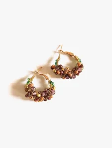 boucles d’oreilles créoles ornées de perles marron, dorées et vertes LUILA